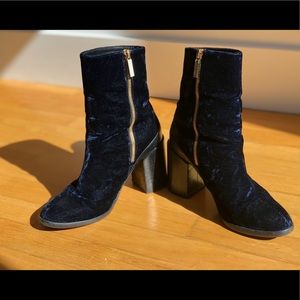 Dear Frances navy crushed velvet spirit boots